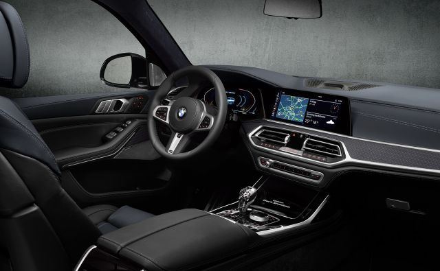 BMW'nin özel modeli BMW X7 Dark Shadow Edition